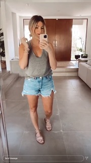 Amber Lancaster feet photo thumbnail