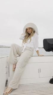 Amber Lancaster feet photo thumbnail