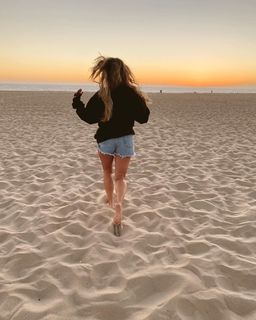 Amber Lancaster feet photo thumbnail