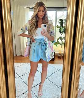 Amber Lancaster feet photo thumbnail