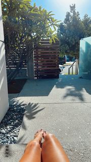 Amber Lancaster feet photo thumbnail