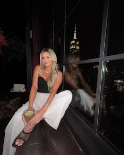 Amber Lancaster feet photo thumbnail