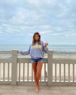 Amber Lancaster feet photo thumbnail