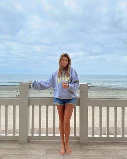 Amber Lancaster feet photo thumbnail