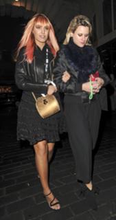 Amber Le Bon feet photo 4