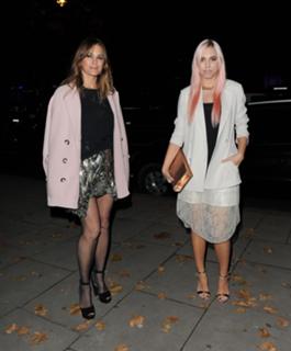 Amber Le Bon feet photo 1