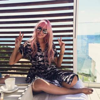 Amber Le Bon feet photo 18