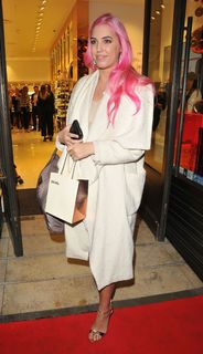 Amber Le Bon feet photo 11
