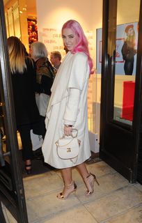 Amber Le Bon feet photo 8