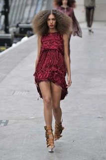 Amber Le Bon feet photo 11