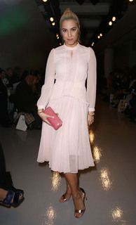 Amber Le Bon feet photo 16