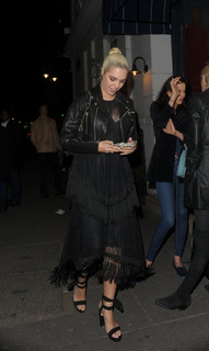 Amber Le Bon feet photo 15