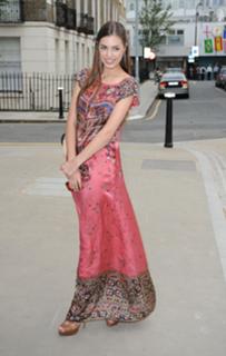 Amber Le Bon feet photo 1