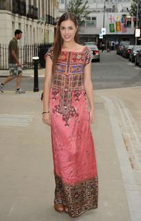 Amber Le Bon feet photo 2