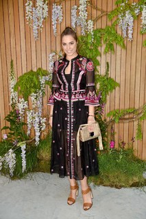 Amber Le Bon feet photo 9