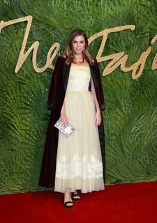 Amber Le Bon feet photo 1
