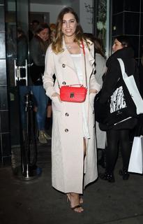 Amber Le Bon feet photo 5