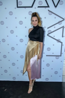 Amber Le Bon feet photo 9