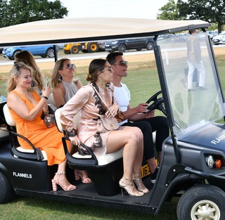 Amber Le Bon feet photo 7