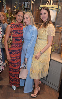Amber Le Bon feet photo 2