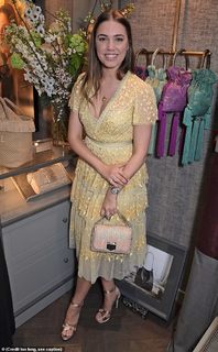 Amber Le Bon feet photo 8