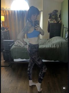 Amber Lee Connors feet photo 1