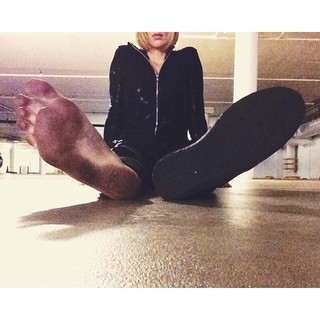Amber Marie Bollinger feet photo 2
