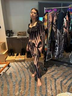 Amber Midthunder feet photo thumbnail