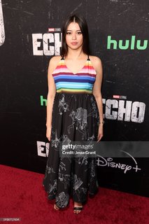 Amber Midthunder feet photo thumbnail