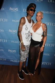 Amber Rose feet photo thumbnail