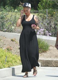 Amber Rose feet photo thumbnail