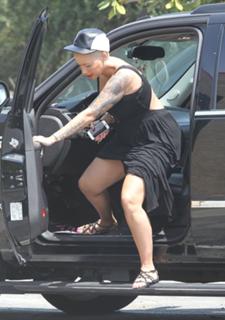 Amber Rose feet photo thumbnail