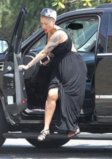 Amber Rose feet photo thumbnail
