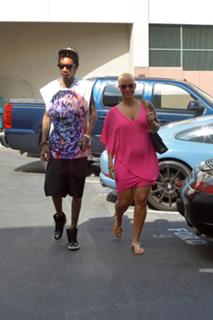 Amber Rose feet photo thumbnail