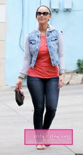Amber Rose feet photo thumbnail