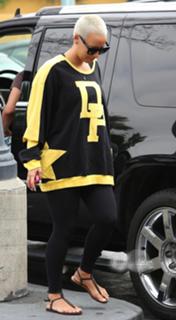 Amber Rose feet photo thumbnail