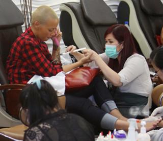 Amber Rose feet photo thumbnail