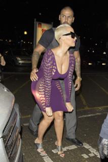 Amber Rose feet photo thumbnail