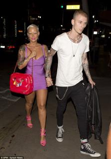 Amber Rose feet photo thumbnail