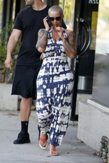 Amber Rose feet photo thumbnail