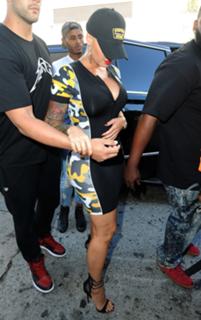 Amber Rose feet photo thumbnail