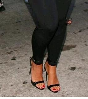 Amber Rose feet photo thumbnail