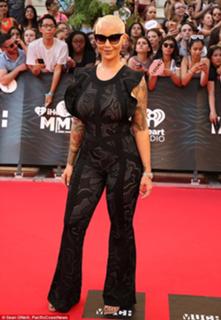 Amber Rose feet photo thumbnail