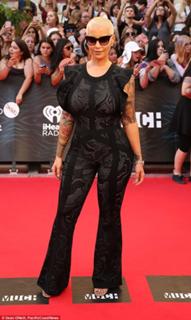 Amber Rose feet photo thumbnail