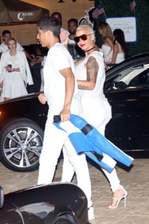 Amber Rose feet photo thumbnail