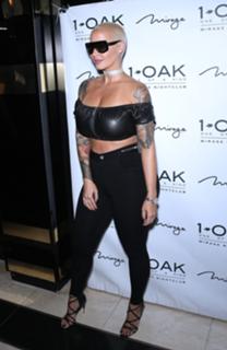 Amber Rose feet photo thumbnail