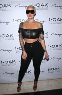 Amber Rose feet photo thumbnail