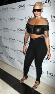 Amber Rose feet photo thumbnail