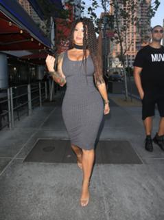 Amber Rose feet photo thumbnail
