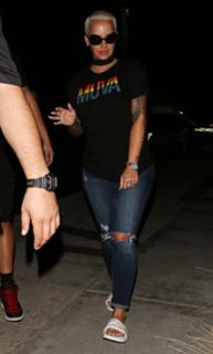 Amber Rose feet photo thumbnail